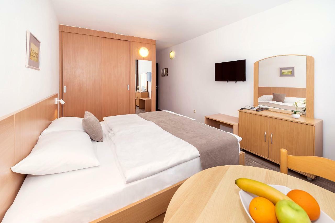 Hotel Omorika Punat Eksteriør bilde
